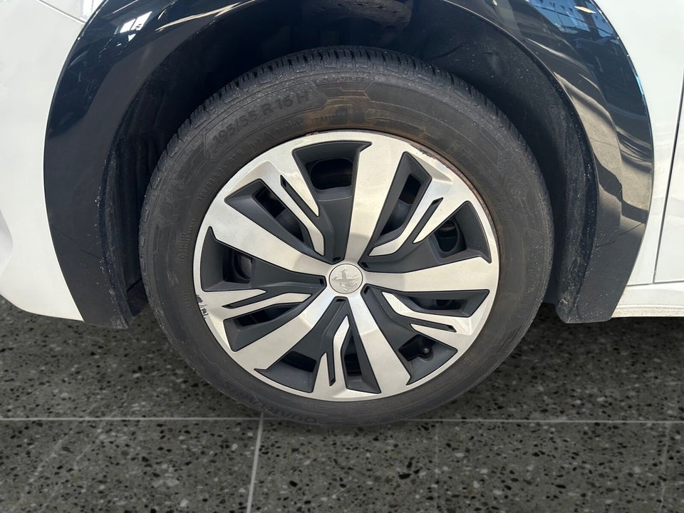 Peugeot e-208 50 Active 5d