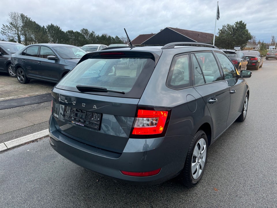 Skoda Fabia 1,0 MPi 60 Ambition Combi 5d