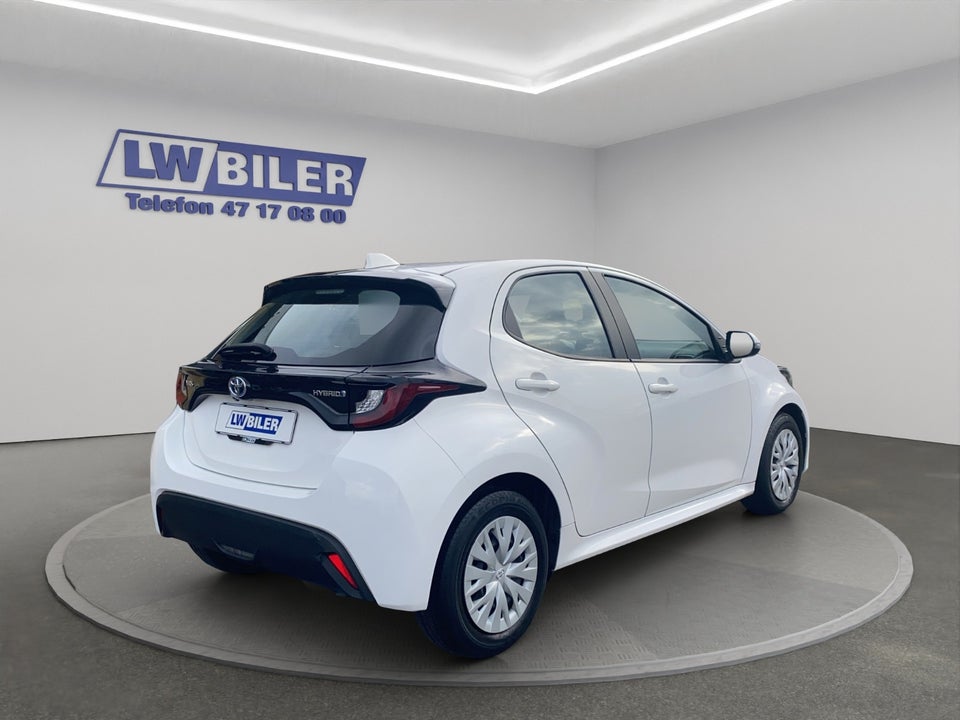 Toyota Yaris 1,5 Hybrid Essential e-CVT 5d