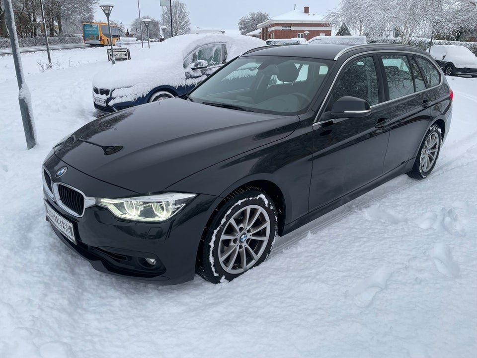 BMW 320i 2,0 Touring Advantage aut. 5d