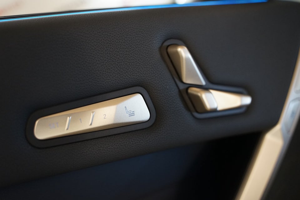 BMW iX xDrive40 Fully Charged Sport 5d