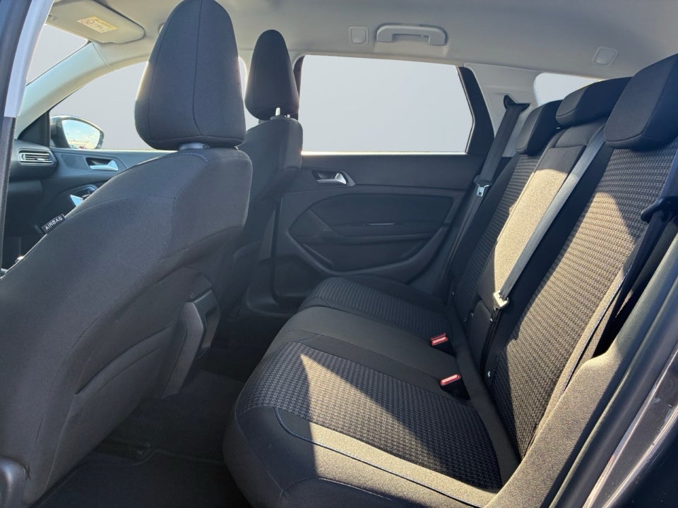 Peugeot 308 1,5 BlueHDi 130 Style+ 5d