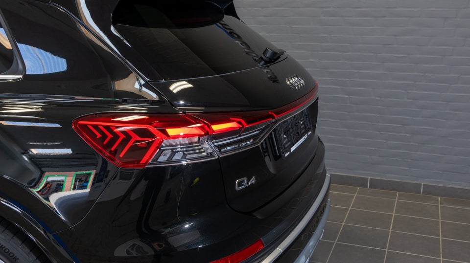 Audi Q4 e-tron 45 S-line 5d