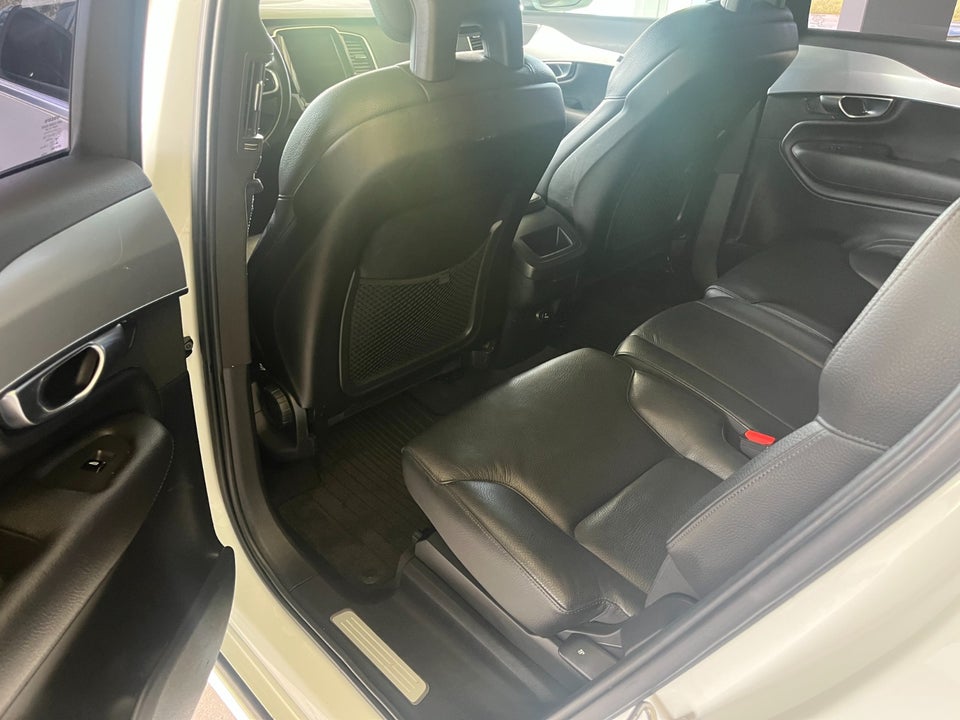 Volvo XC90 2,0 D4 190 Momentum aut. 7prs 5d