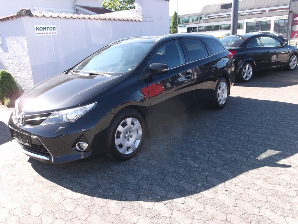Toyota Auris 1,6 T2 Premium Touring Sports 5d