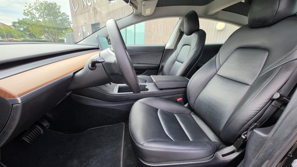 Tesla Model 3 Long Range AWD 4d