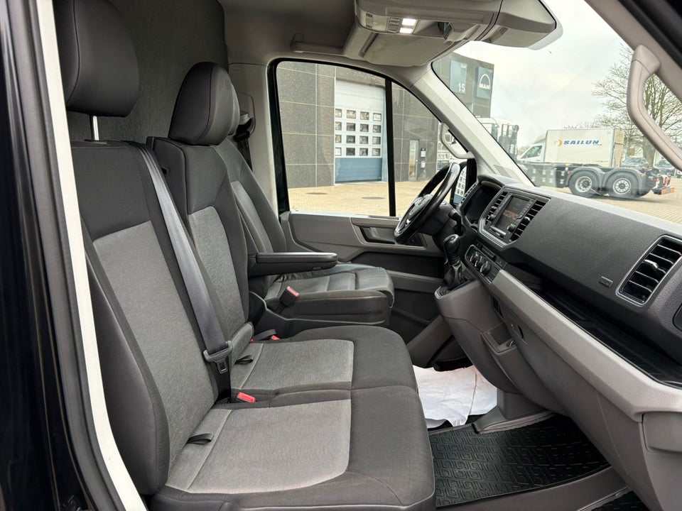 MAN TGE 2,0 3.180 L4 Box m/lift aut. FWD