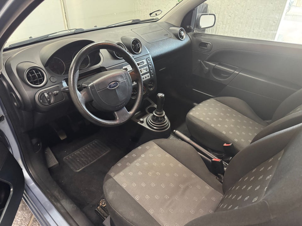 Ford Fiesta 1,3 Ambiente 3d