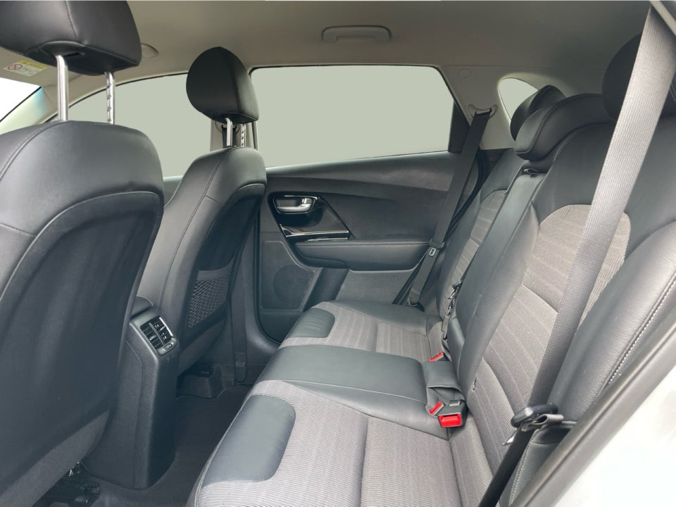 Kia Niro 1,6 HEV Advance DCT 5d