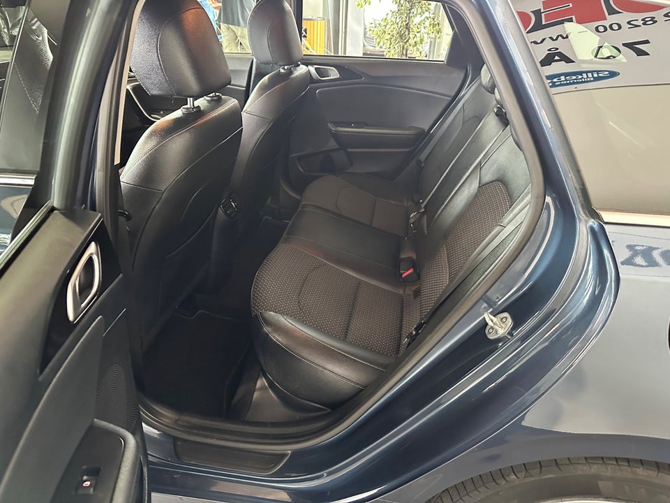 Kia Ceed 1,5 T-GDi mHEV Comfort Upgrade DCT 5d