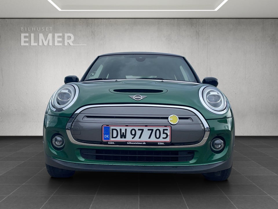 MINI Cooper SE Essential 3d