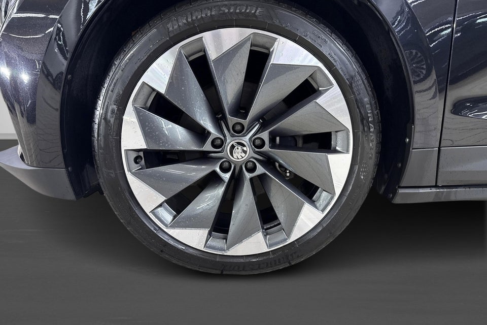 Skoda Enyaq 60 iV Loft 5d