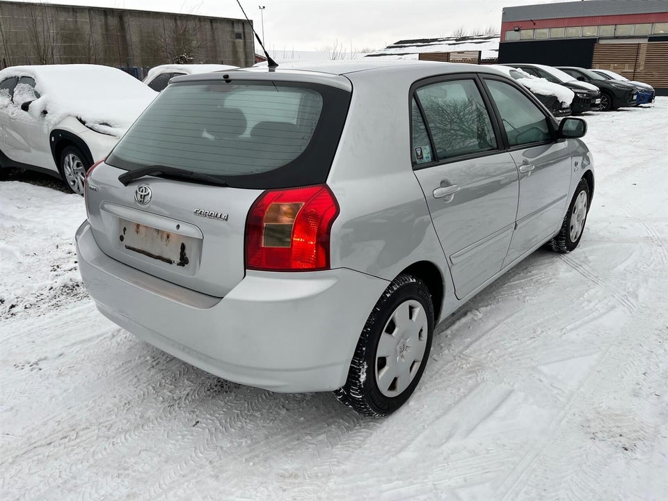 Toyota Corolla 1,4 Terra 5d