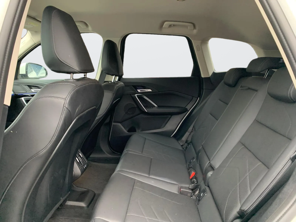 BMW iX1 eDrive20 X-Line 5d