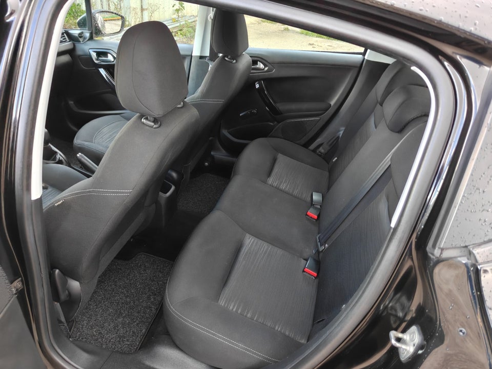 Peugeot 208 1,0 VTi Access Air 5d