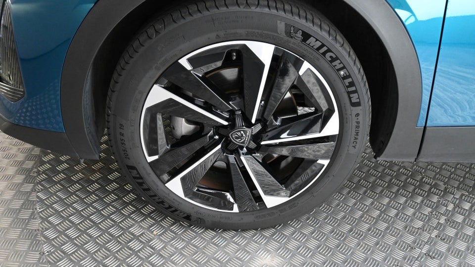 Peugeot 408 1,6 Hybrid Allure Pack EAT8 5d