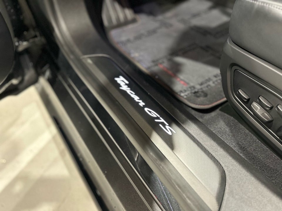 Porsche Taycan GTS Performance+  4d