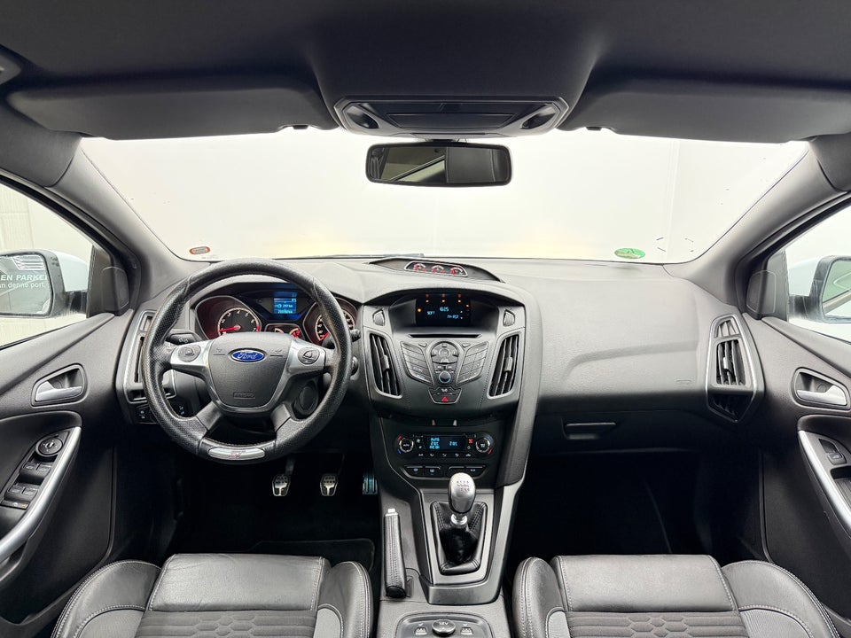 Ford Focus 2,0 SCTi 250 ST2 stc. 5d