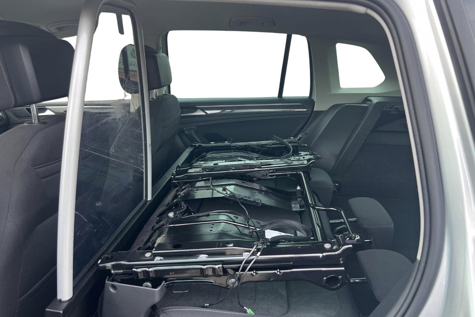 VW Tiguan 1,4 eHybrid Elegance DSG Van 5d