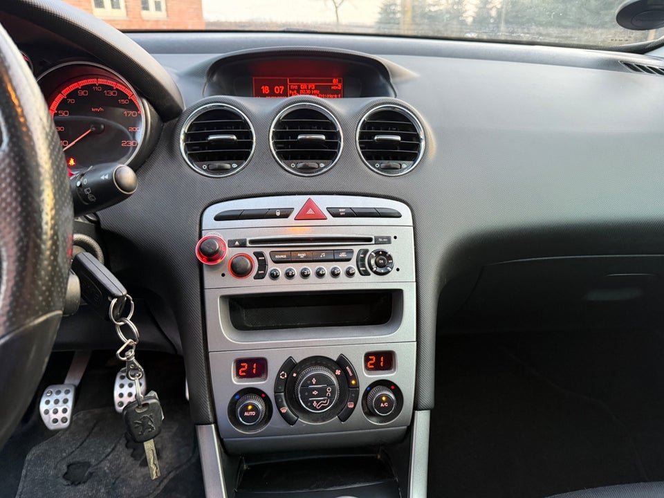 Peugeot 308 1,6 HDi 109 Premium SW 7prs 5d