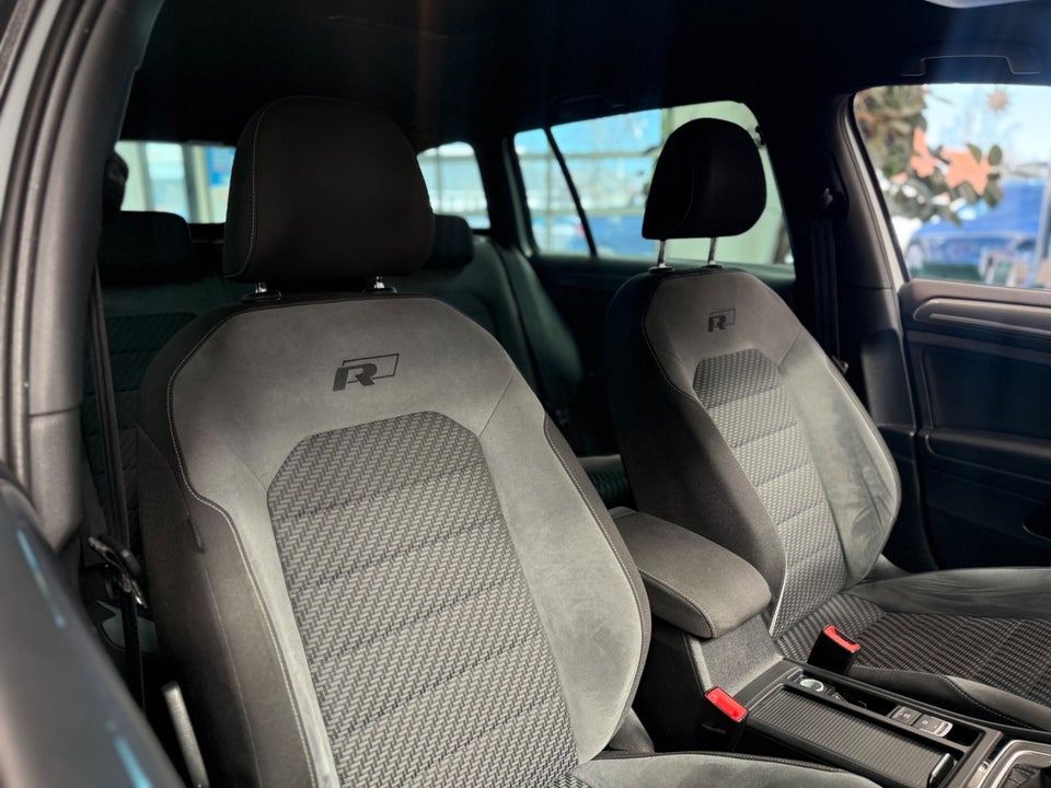 VW Golf VII 1,5 TSi 150 R-line Variant DSG 5d
