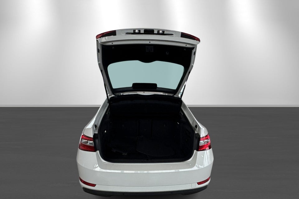 Skoda Superb 1,4 TSi iV Plus DSG 5d