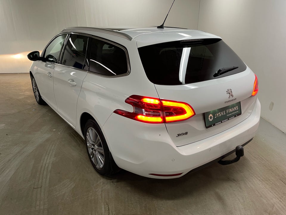 Peugeot 308 1,5 BlueHDi 130 Prestige Sky 5d