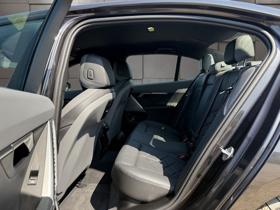 BMW i5 M60 M-Sport xDrive 4d