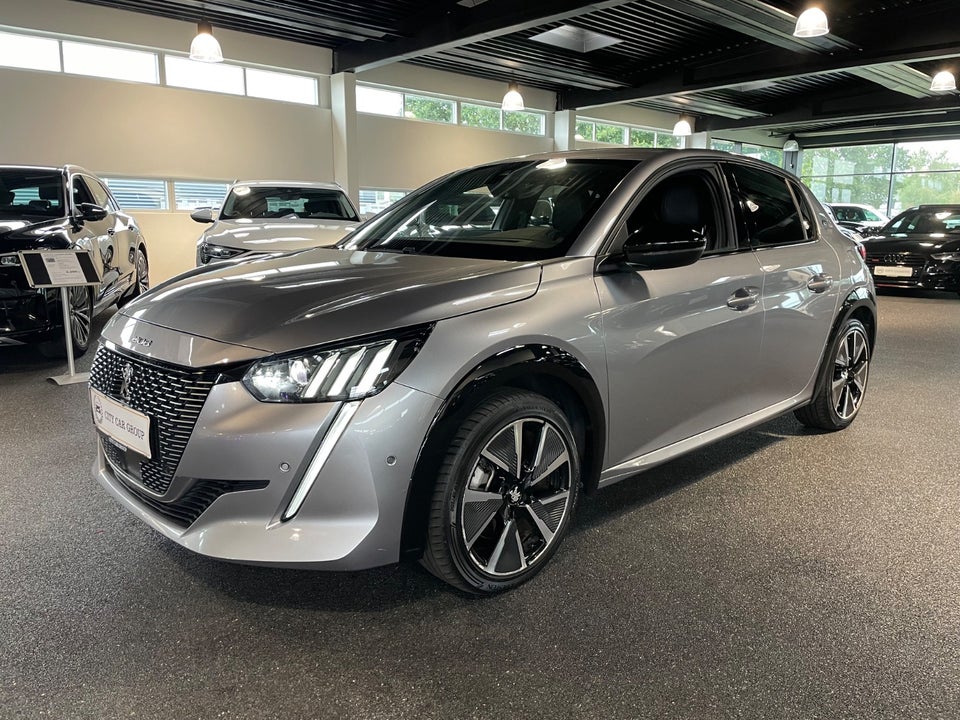 Peugeot e-208 50 GT 5d
