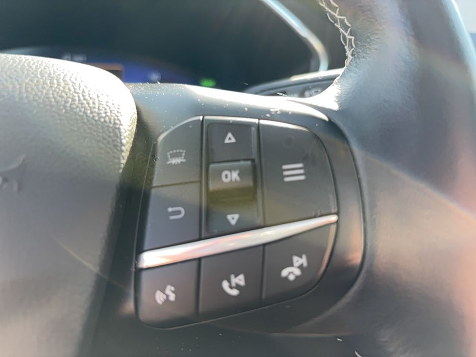 Ford Kuga 2,5 PHEV Vignale CVT 5d