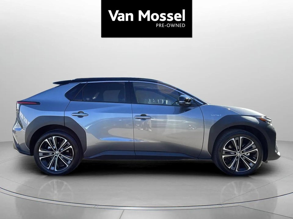 Toyota bZ4X Executive AWD 5d