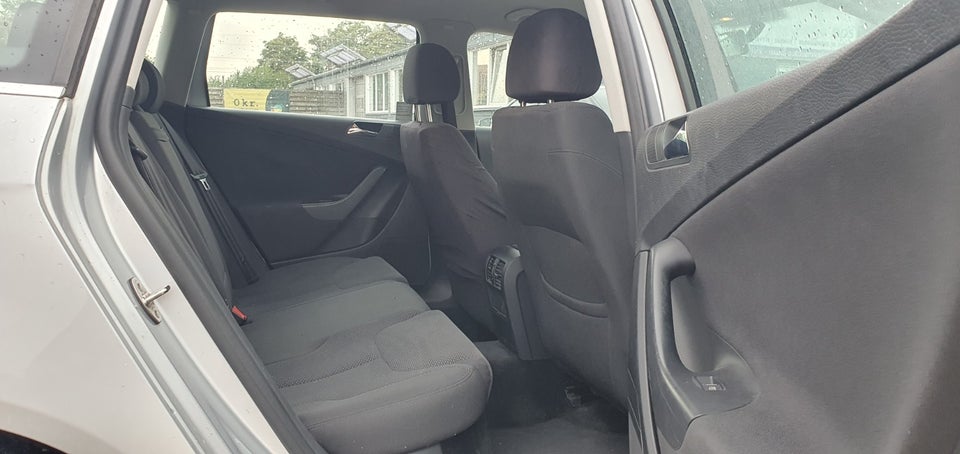 VW Passat 1,6 FSi Comfortline Variant 5d