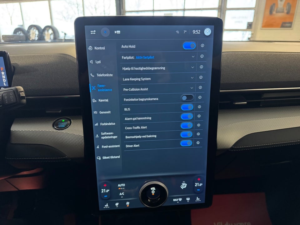 Ford Mustang Mach-E 70 Standard Range 5d