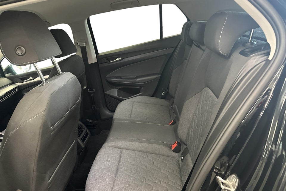 VW Golf VIII 1,5 eTSi 150 Life Edition DSG 5d