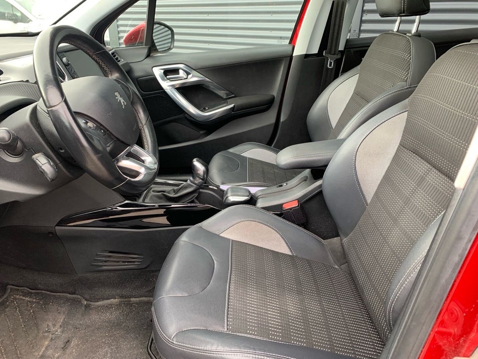 Peugeot 2008 1,6 BlueHDi 100 Allure Sky 5d