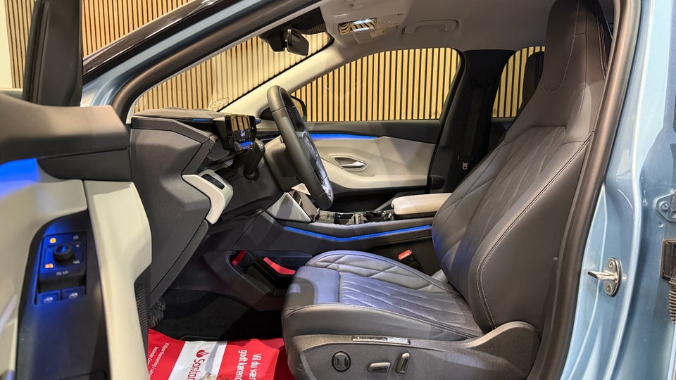 Ford Explorer 77 Premium Extended Range 5d