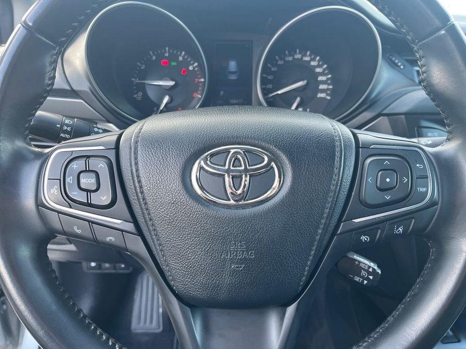 Toyota Avensis 1,8 VVT-i T2 Premium Touring Sports MDS 5d