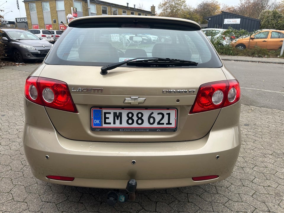 Chevrolet Lacetti 1,6 SX 5d