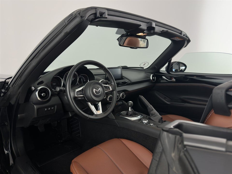 Mazda MX-5 2,0 SkyActiv-G 184 Roadster Cosmo 2d