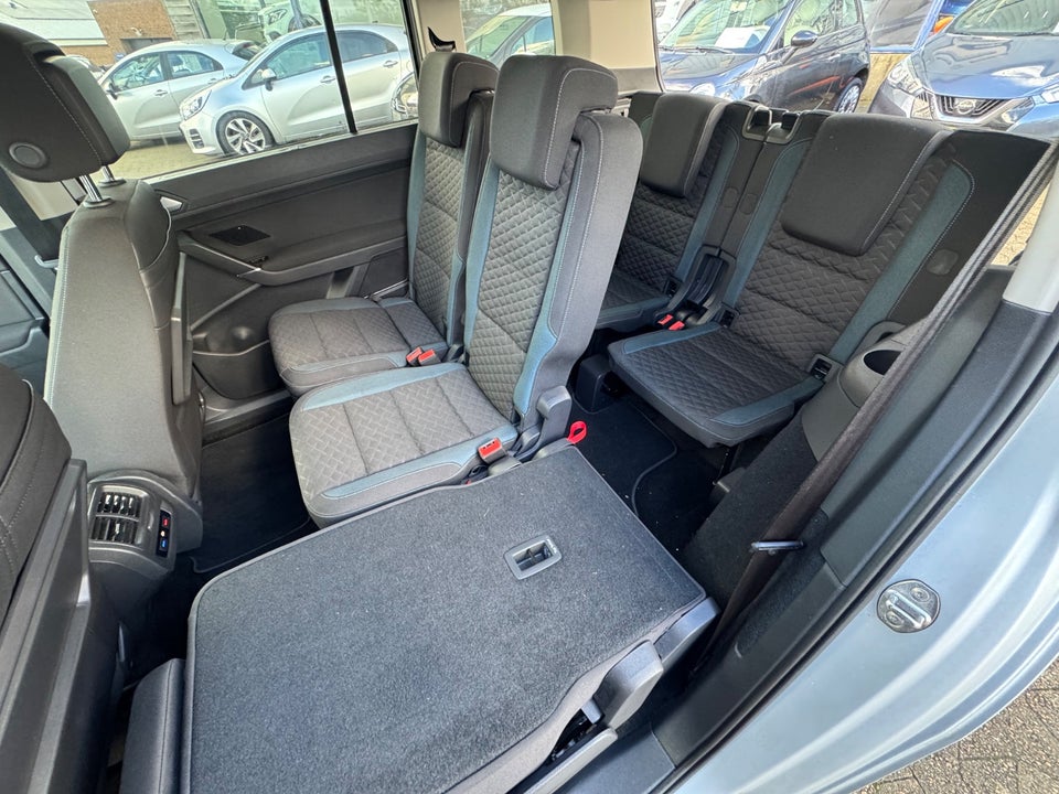 VW Touran 1,6 TDi 115 IQ.Drive DSG 7prs 5d