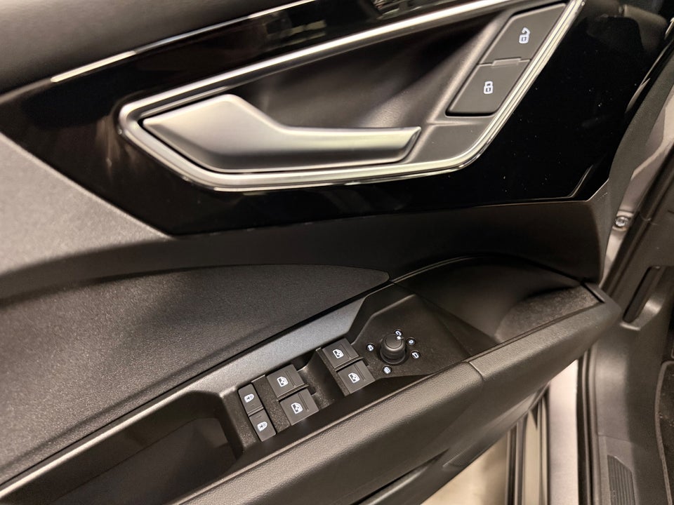 Audi Q4 e-tron 40  5d