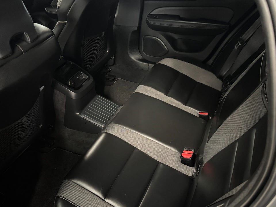 Volvo V60 2,0 T6 ReCharge R-Design aut. AWD 5d