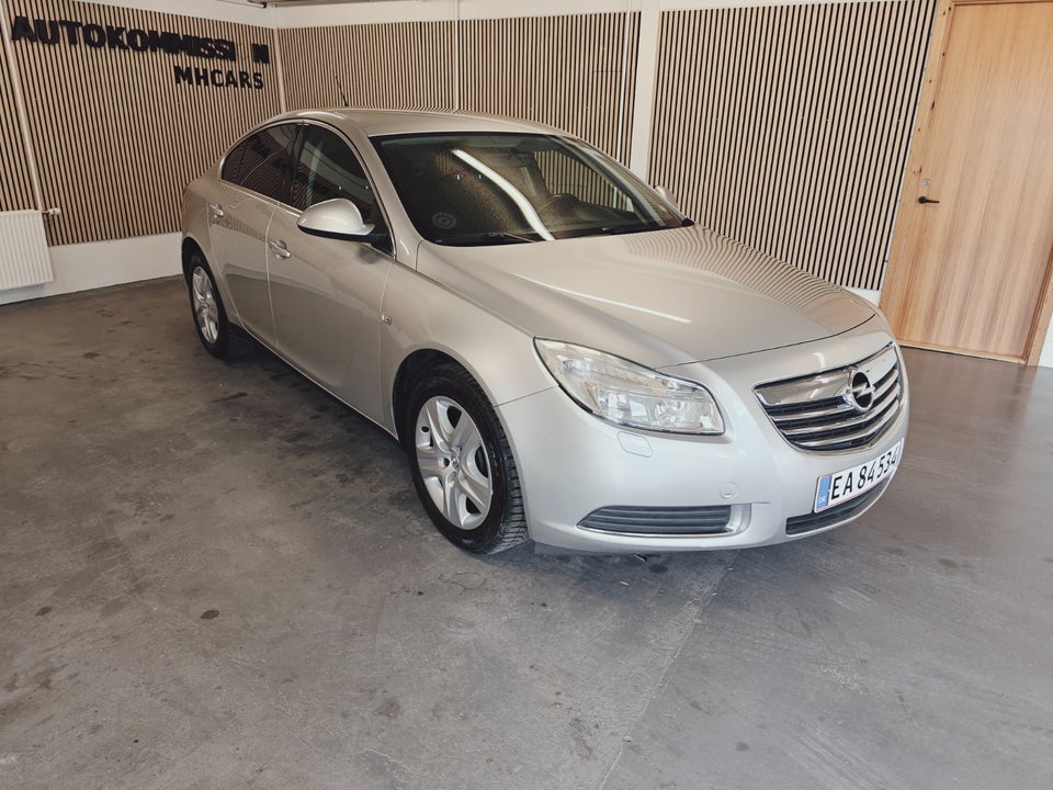 Opel Insignia 1,8 Edition 5d