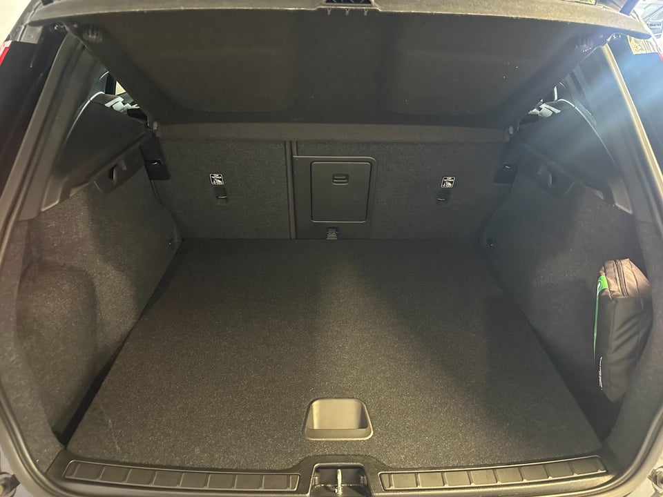 Volvo XC40 P6 ReCharge Plus 5d