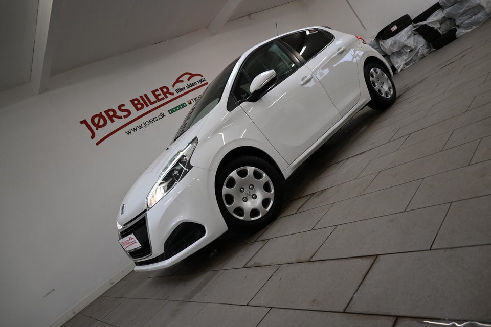 Peugeot 208 1,6 BlueHDi 100 Chili Sky 5d