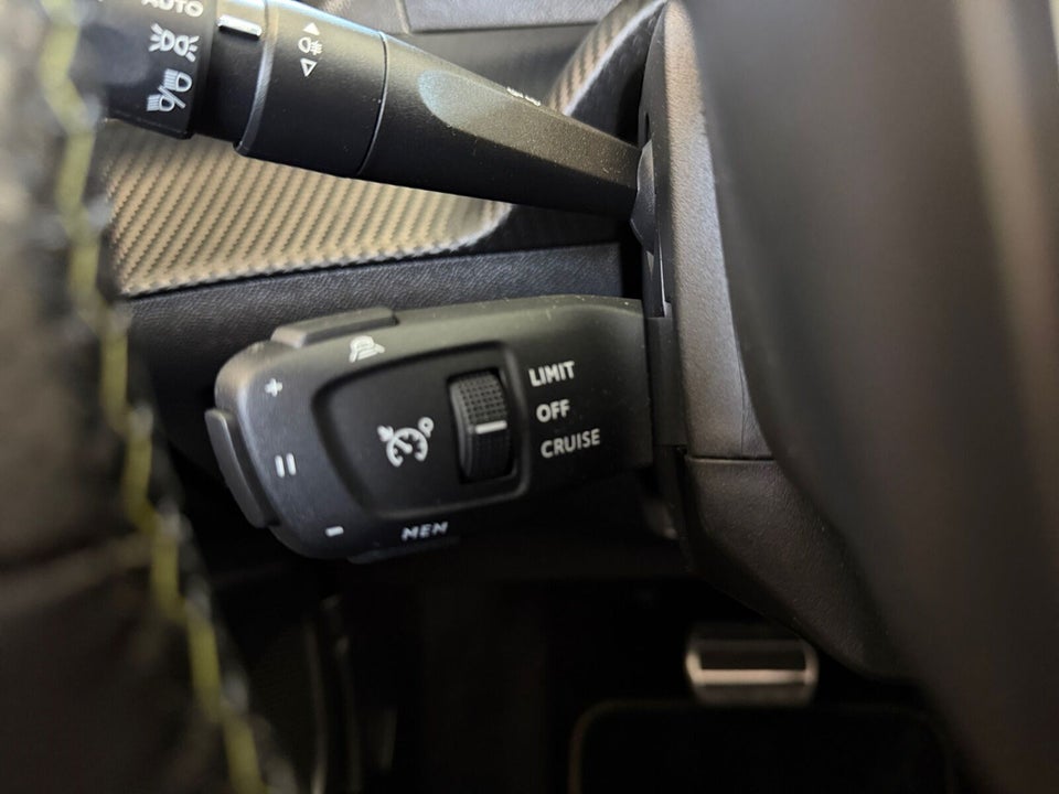 Peugeot e-2008 54 GT 5d