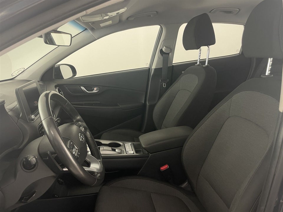 Hyundai Kona 64 EV Essential 5d