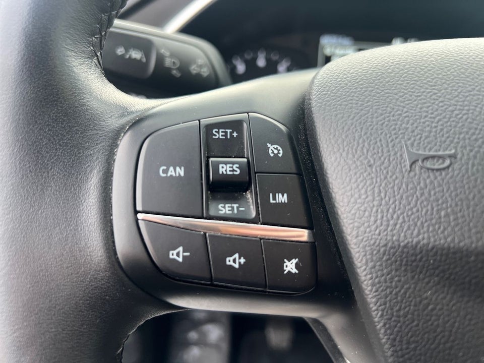 Ford Focus 1,0 EcoBoost Connected 5d