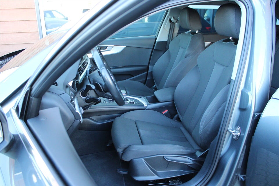 Audi A4 40 TFSi Sport Avant S-tr. 5d