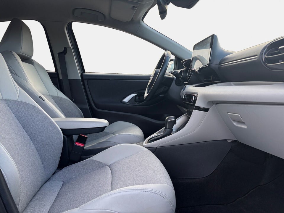 Toyota Yaris 1,5 Hybrid Elegant e-CVT 5d